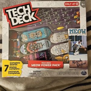 Tech Deck Meow Power Pack Skateboards Cat Mariah Duran 7 Boards Sticker